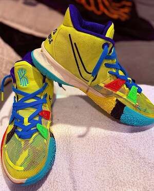Nike Kyrie 7 '1 World 1 People' Yellow Strike Basketball Shoes